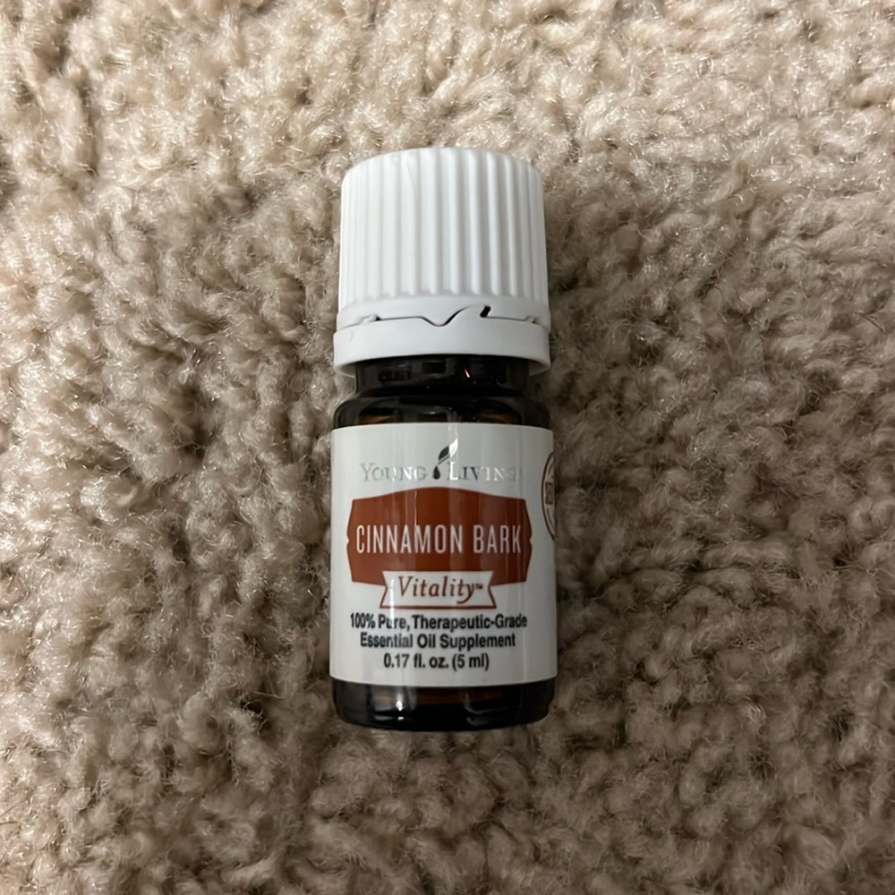 Cinnamon bark essential oil